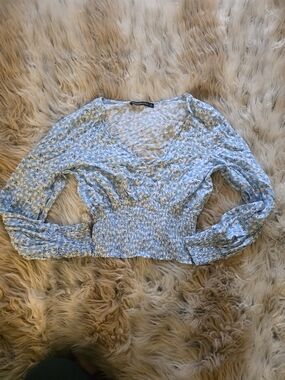 Abercrombie & Fitch Light Blue Floral Smocked Waist V-Neck Top